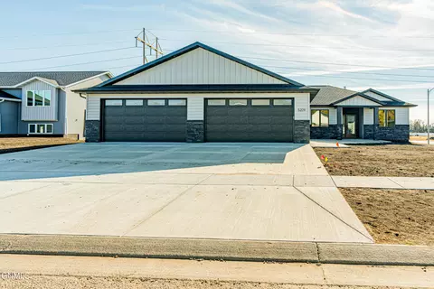5209 Hendrickson Dr, Bismarck, ND 58501 photo 76