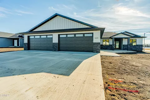 5209 Hendrickson Dr, Bismarck, ND 58501 photo 77