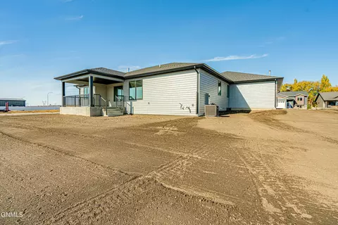 5209 Hendrickson Dr, Bismarck, ND 58501 photo 81