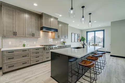 5209 Hendrickson Dr, Bismarck, ND 58501 photo 8