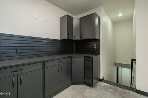5209 Hendrickson Dr, Bismarck, ND 58501 photo 71