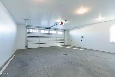 307 Lennox Dr, Bismarck, ND 58504 photo 97