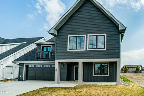 307 Lennox Dr, Bismarck, ND 58504 photo 11