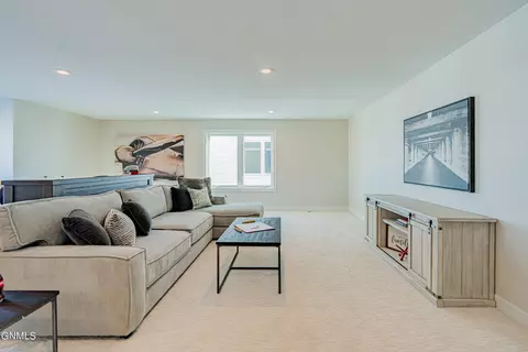 307 Lennox Dr, Bismarck, ND 58504 photo 80