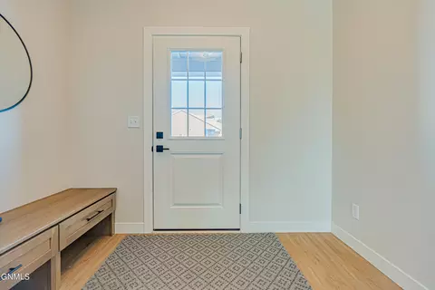 307 Lennox Dr, Bismarck, ND 58504 photo 74