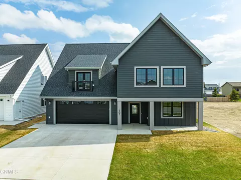 307 Lennox Dr, Bismarck, ND 58504 photo 14
