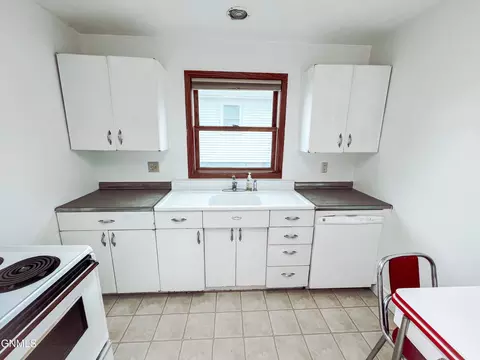 1112 1st Ave E, Williston, ND 58801 photo 9
