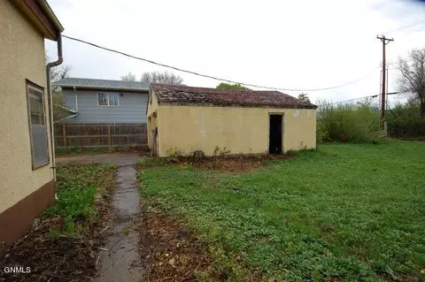 620 3rd St NE, Sidney, MT 59270 photo 4