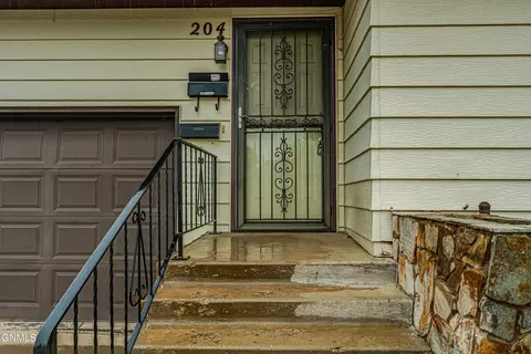 204 3rd St NW, Mandan, ND 58554 photo 3