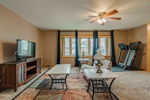 204 3rd St NW, Mandan, ND 58554 photo 28