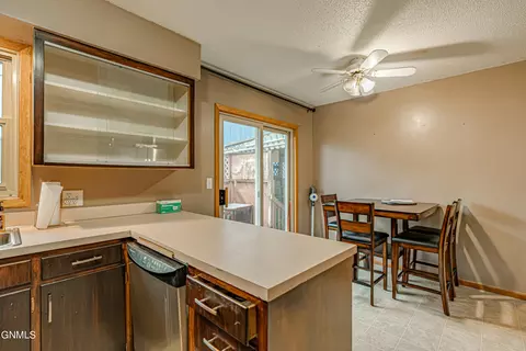 204 3rd St NW, Mandan, ND 58554 photo 18