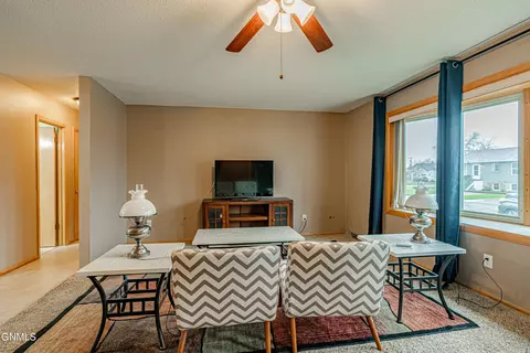 204 3rd St NW, Mandan, ND 58554 photo 27