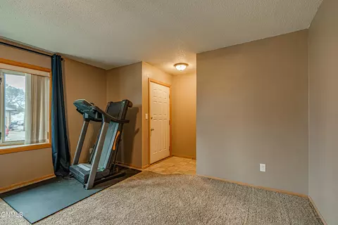 204 3rd St NW, Mandan, ND 58554 photo 23