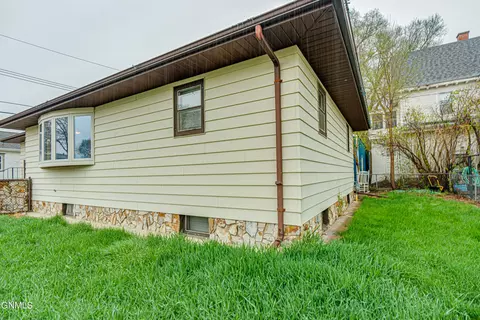 204 3rd St NW, Mandan, ND 58554 photo 11