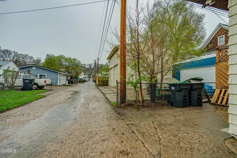 204 3rd St NW, Mandan, ND 58554 photo 7