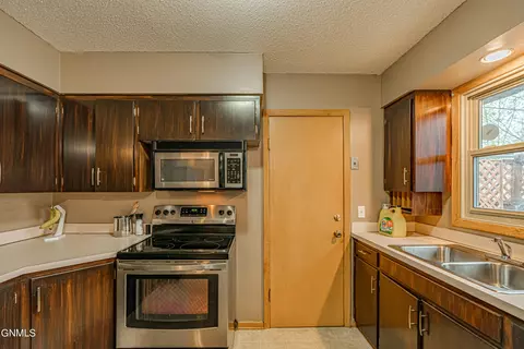 204 3rd St NW, Mandan, ND 58554 photo 16