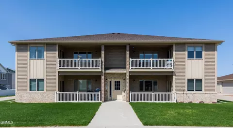 2511 Michael Ln SE, Mandan, ND 58554 photo 1