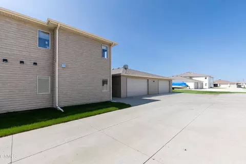 2511 Michael Ln SE, Mandan, ND 58554 photo 17