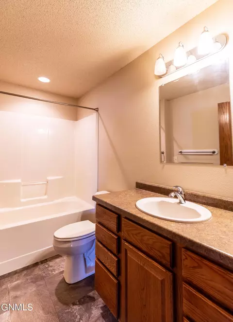 2511 Michael Ln SE, Mandan, ND 58554 photo 14