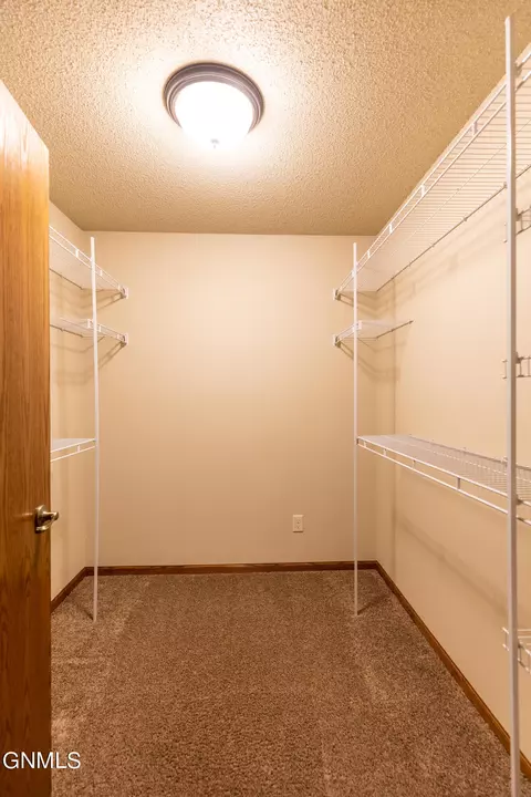 2511 Michael Ln SE, Mandan, ND 58554 photo 11