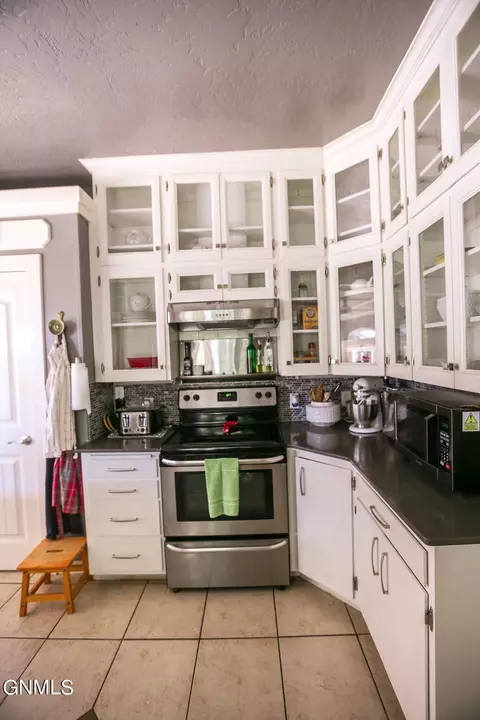 513 2nd Ave E, Williston, ND 58801 photo 17