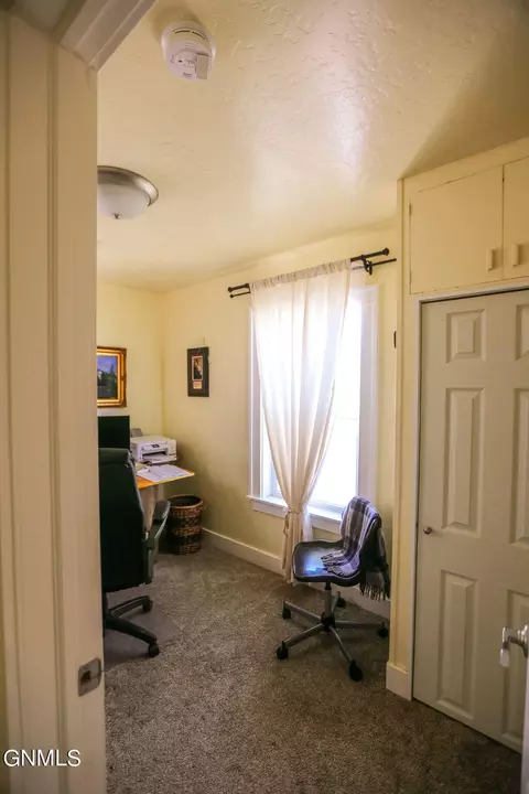 513 2nd Ave E, Williston, ND 58801 photo 27
