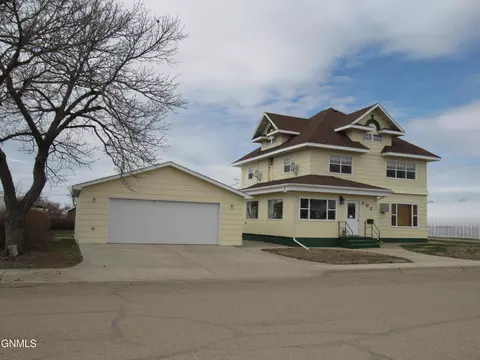 202 Main St, Plentywood, MT 59254