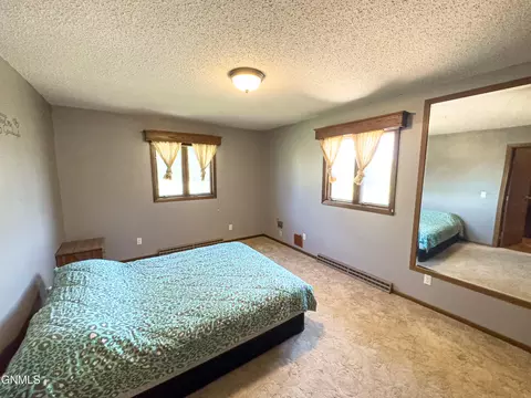 Bedroom - 5419 134th Ave NW, Williston, ND 58801 photo 2 of 7