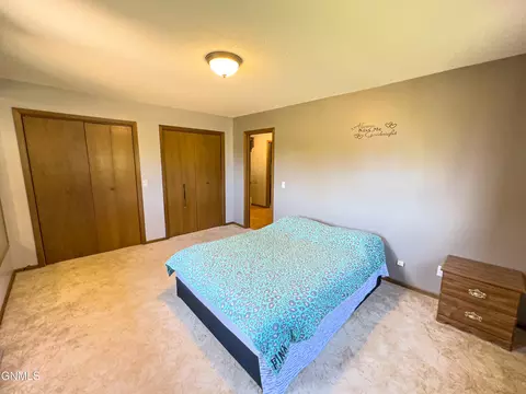 Bedroom - 5419 134th Ave NW, Williston, ND 58801 photo 3 of 7