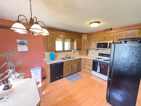 Kitchen - 5419 134th Ave NW, Williston, ND 58801 photo 1 of 2