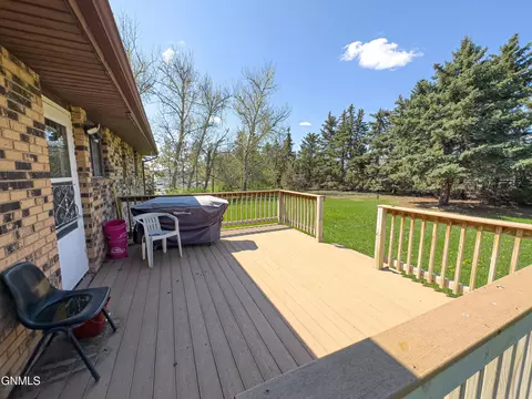 Exterior - 5419 134th Ave NW, Williston, ND 58801 photo 7 of 13