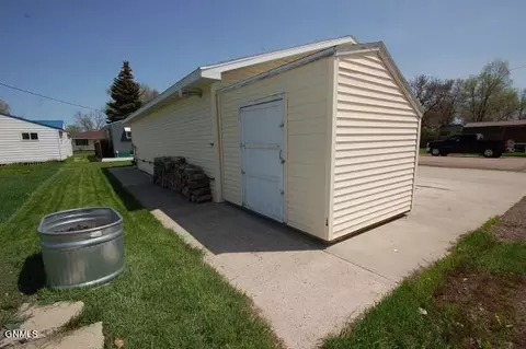 607 7th Ave SE, Sidney, MT 59270 photo 4