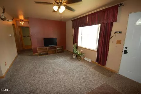 607 7th Ave SE, Sidney, MT 59270 photo 9