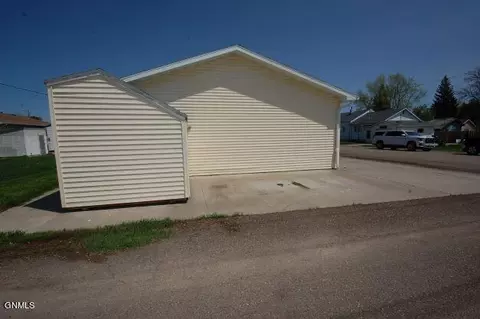 607 7th Ave SE, Sidney, MT 59270 photo 5