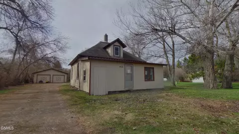 466 Cottage St, Hazelton, ND 58544