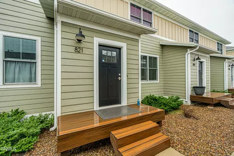 821 14th St SE, Mandan, ND 58554