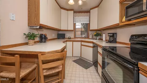 404 C Ave E, Bismarck, ND 58501 photo 13