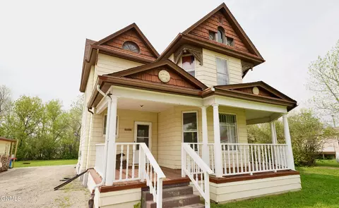 110 1st Ave N, Wimbledon, ND 58492