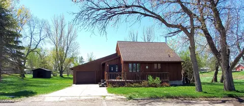 217 Maple St E, Gackle, ND 58442