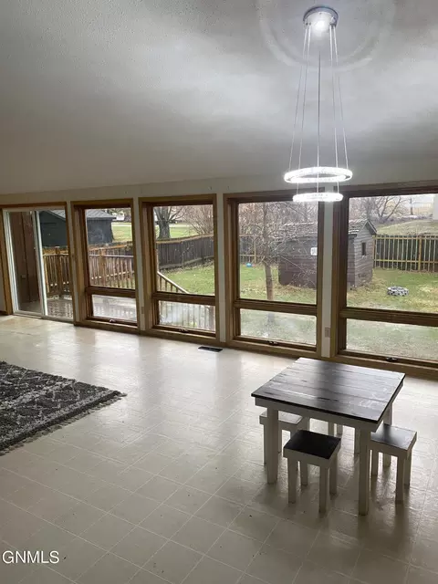 217 Maple St E, Gackle, ND 58442 photo 4
