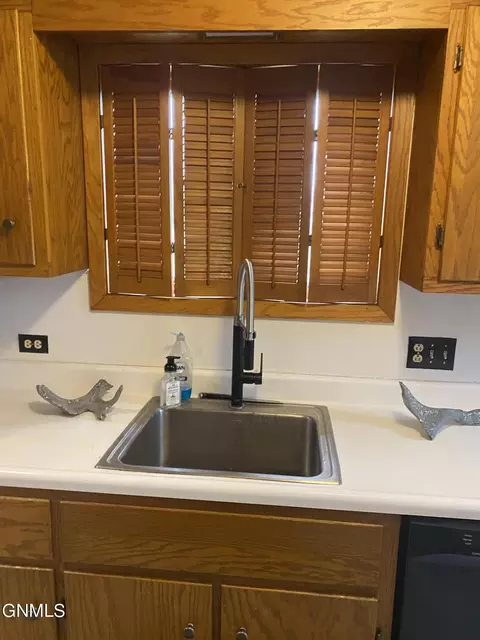 217 Maple St E, Gackle, ND 58442 photo 10