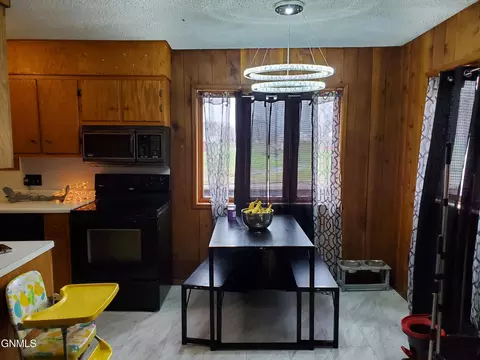 217 Maple St E, Gackle, ND 58442 photo 8