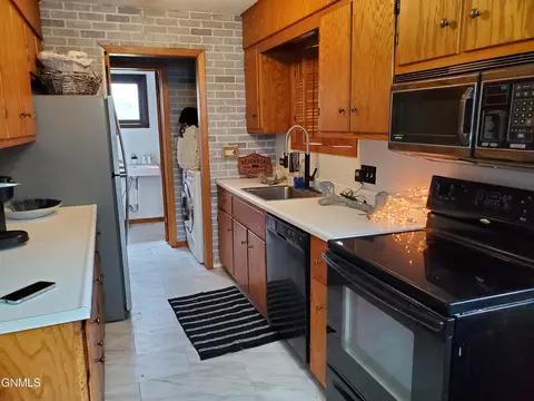 217 Maple St E, Gackle, ND 58442 photo 9