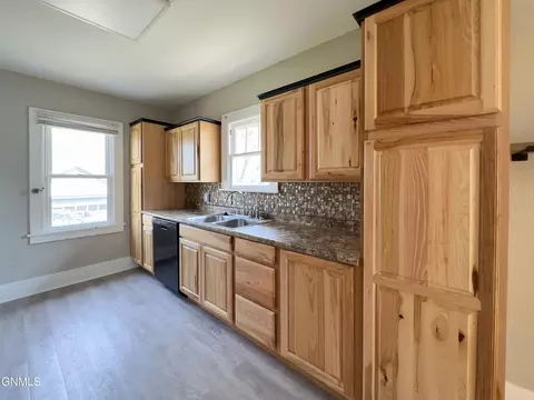 317 1st St SE, Stanley, ND 58784 photo 16