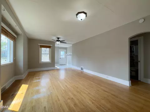 317 1st St SE, Stanley, ND 58784 photo 9
