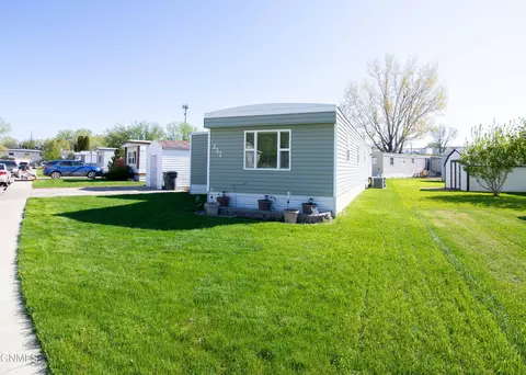 227 New York St, Bismarck, ND 58504
