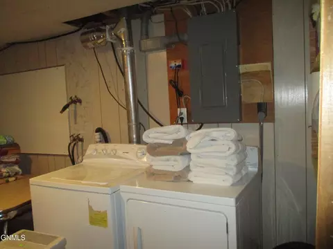 1101 4th Ave W, Williston, ND 58801 photo 30