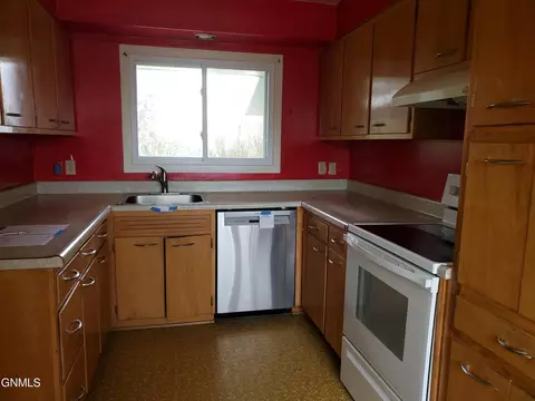 50 W 5th St, Regent, ND 58650 photo 2