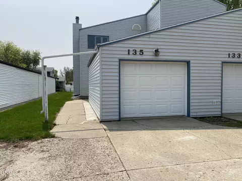 135 Boise Ave, Bismarck, ND 58504