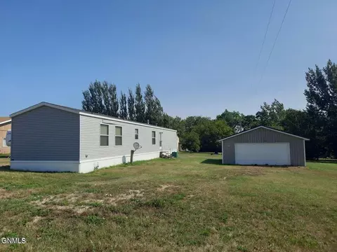 218 302 2nd St NE, Woodworth, ND 58496
